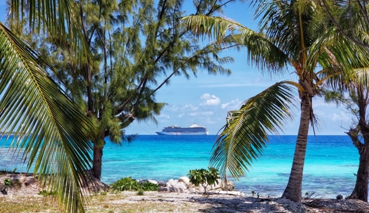 Tahiti view from atoll